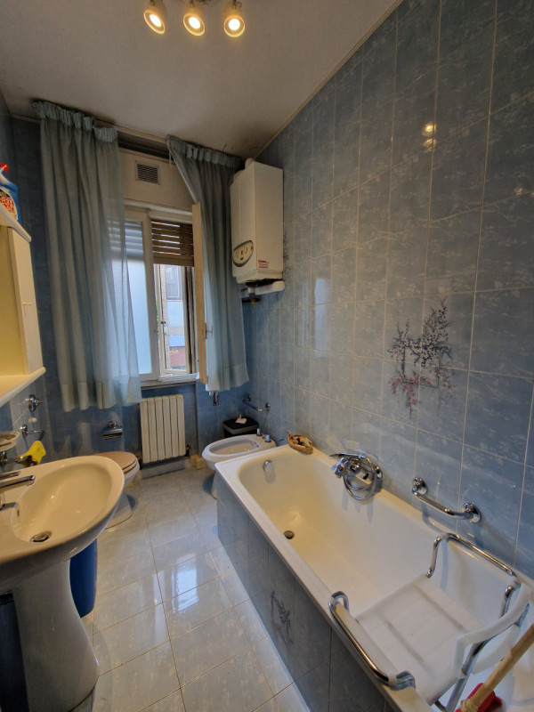 Nel quartiere residenziale e tranquillo di San Carlo, proponiamo in vendita un appartamento quadr...