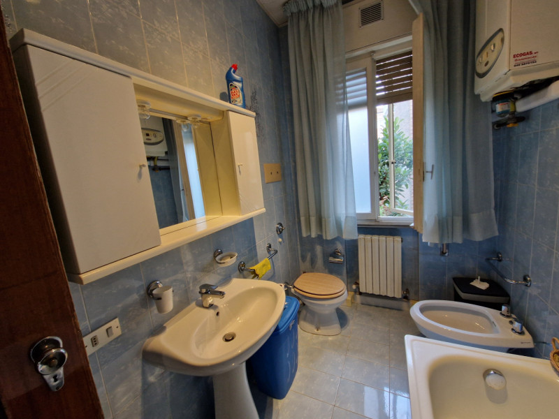 Nel quartiere residenziale e tranquillo di San Carlo, proponiamo in vendita un appartamento quadr...