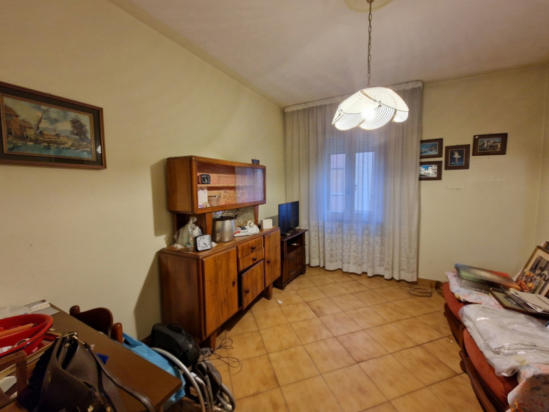 Nel quartiere residenziale e tranquillo di San Bellino, proponiamo in vendita un appartamento qua...