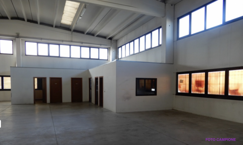 RIF: 125NM - FOSSO'(VE) - PER INFO 340 335 8378 - 0444/310220

Propongo in affitto un capannone d...