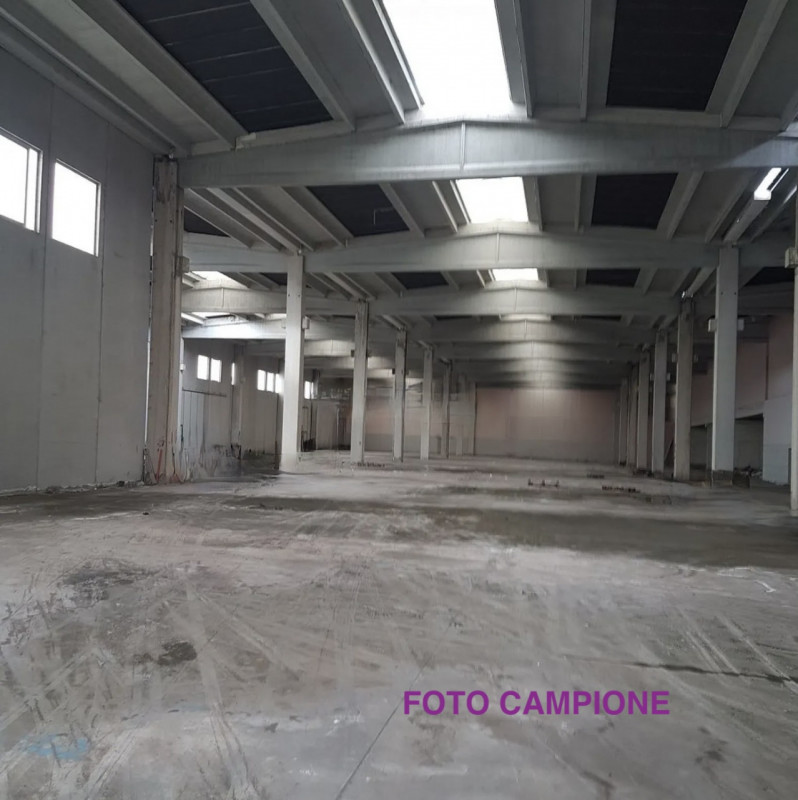 RIF: 125NM - FOSSO'(VE) - PER INFO 340 335 8378 - 0444/310220

Propongo in affitto un capannone d...