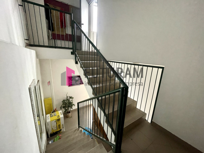 RIF: 125NM - FOSSO'(VE) - PER INFO 340 335 8378 - 0444/310220

Propongo in AFFITTA un capannone d...