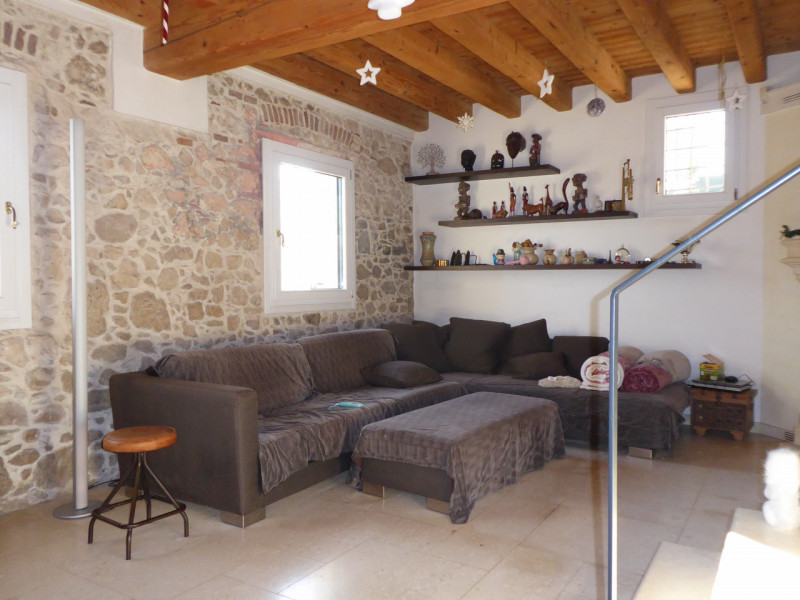 In una delle località più suggestive di Arcugnano, precisamente nella storica zona di Fimon, vi p...