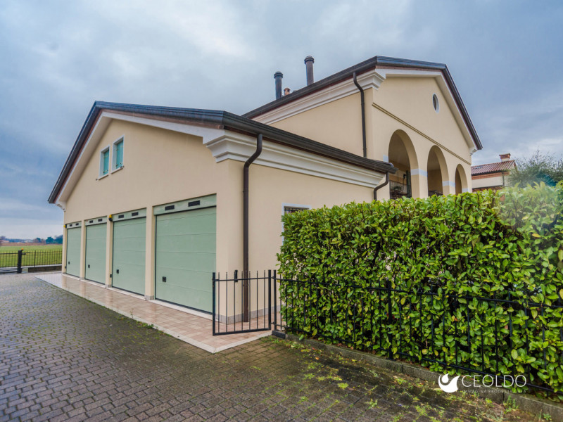 Scopri la tua nuova casa nel cuore di Arsego, una frazione affascinante del comune di San Giorgio...