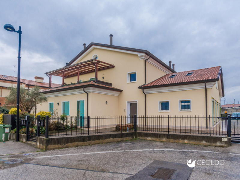 Scopri la tua nuova casa nel cuore di Arsego, una frazione affascinante del comune di San Giorgio...