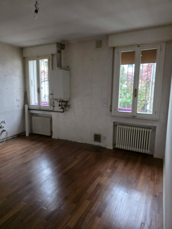 Scopri questo affascinante appartamento libero in vendita, situato nel prestigioso centro storico...