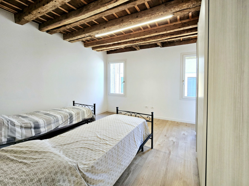 Comodo al centro di Monselice, proponiamo in affitto moderno appartamento completamente ristruttu...