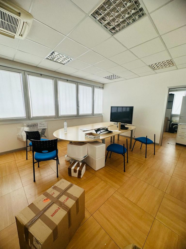 ZONA CENTRALE comoda ai principali servizi con ampia possibilità di parcheggio, proponiamo in aff...