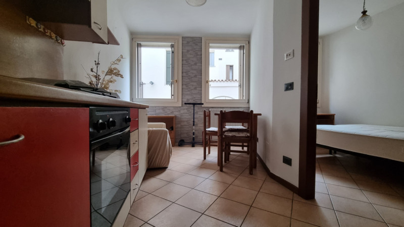 UBICAZIONE E CONTESTO

Nel cuore del centro storico di Vicenza, a soli 3 minuti a piedi dalla Bas...