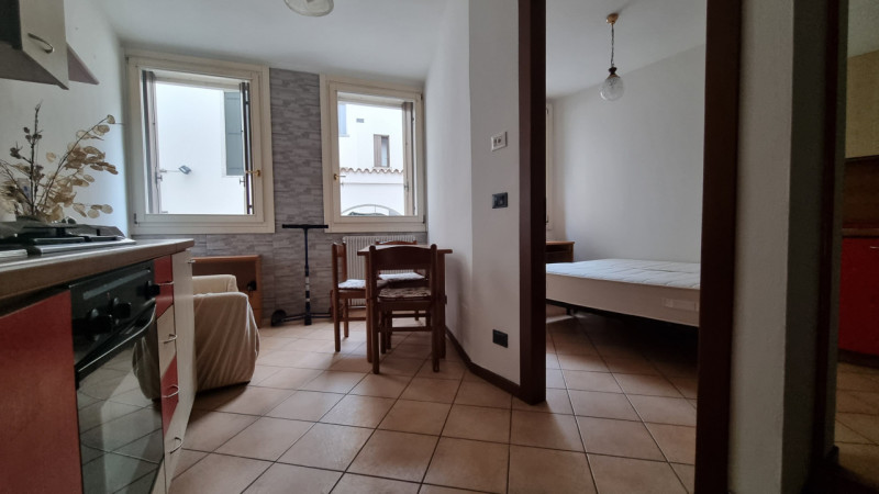 UBICAZIONE E CONTESTO

Nel cuore del centro storico di Vicenza, a soli 3 minuti a piedi dalla Bas...