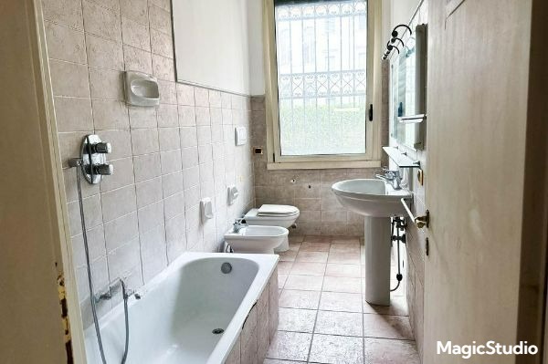 A.A.QLM1

Vendesi all'asta appartamento con scoperto esclusivo in centro storico a Treviso in dat...