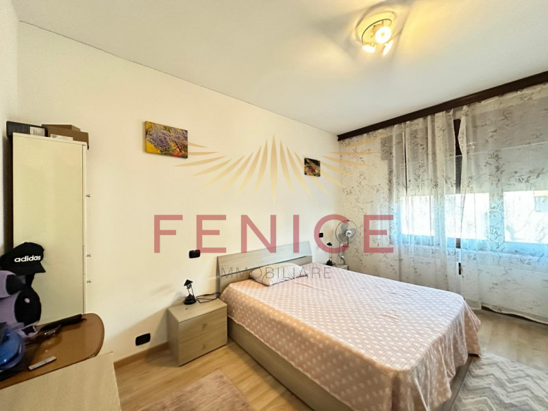 Immersa nella quiete di un elegante quartiere residenziale nel comune di Vazzola, in provincia di...