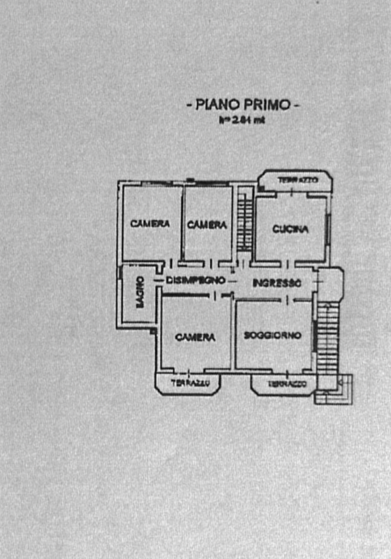 Immersa nella quiete di un elegante quartiere residenziale nel comune di Vazzola, in provincia di...