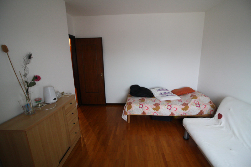 AFFITTASI STANZA SINGOLA – Appartamento tutto al femminile

In un appartamento di ampie dimension...