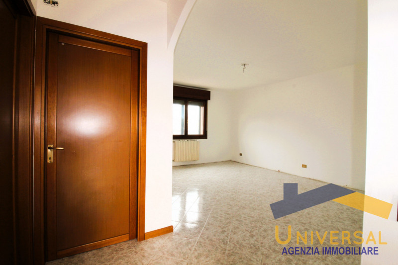 CAMPODARSEGO - All' interno di tranquillo quartiere residenziale, lontano da traffico e rumori e ...