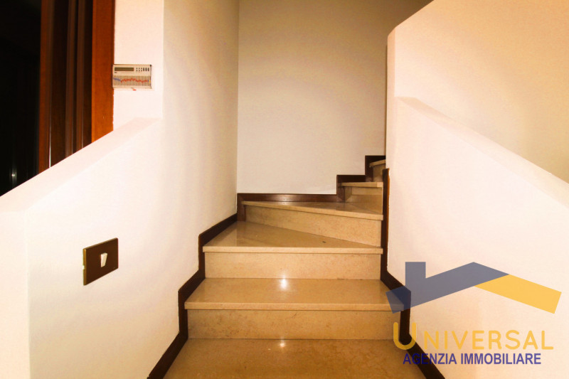 CAMPODARSEGO - All' interno di tranquillo quartiere residenziale, lontano da traffico e rumori e ...