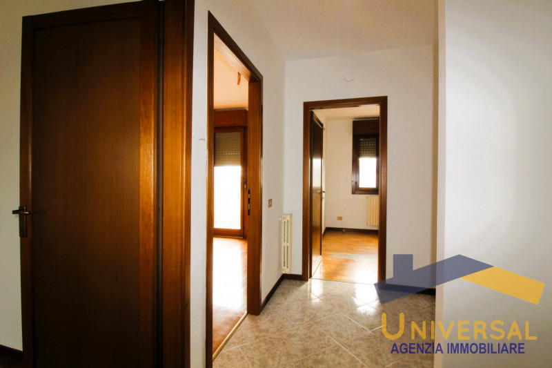 CAMPODARSEGO - All' interno di tranquillo quartiere residenziale, lontano da traffico e rumori e ...