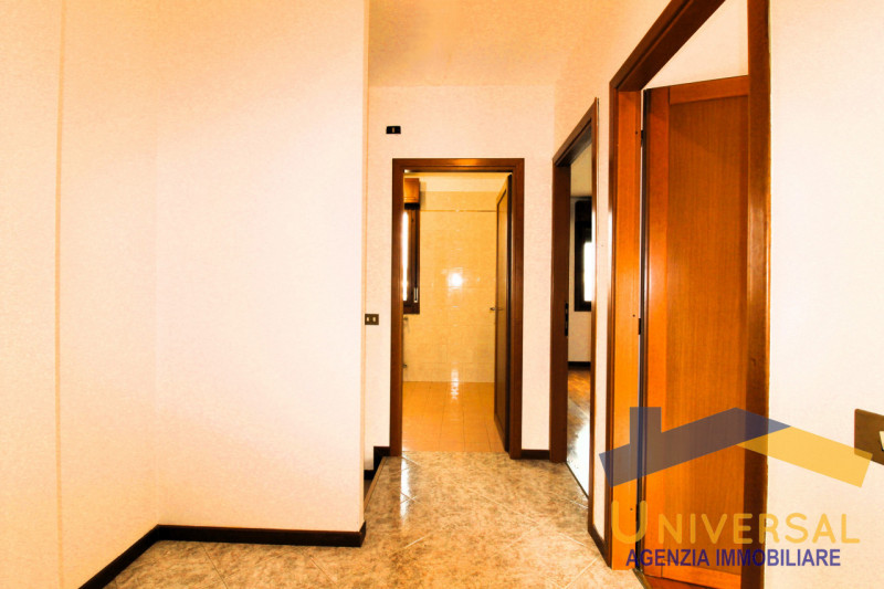 CAMPODARSEGO - All' interno di tranquillo quartiere residenziale, lontano da traffico e rumori e ...