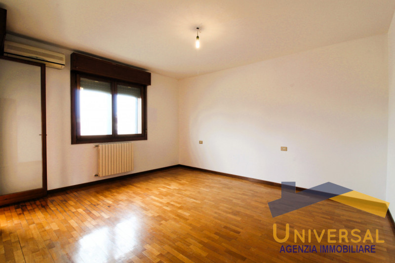 CAMPODARSEGO - All' interno di tranquillo quartiere residenziale, lontano da traffico e rumori e ...