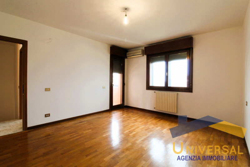 CAMPODARSEGO - All' interno di tranquillo quartiere residenziale, lontano da traffico e rumori e ...