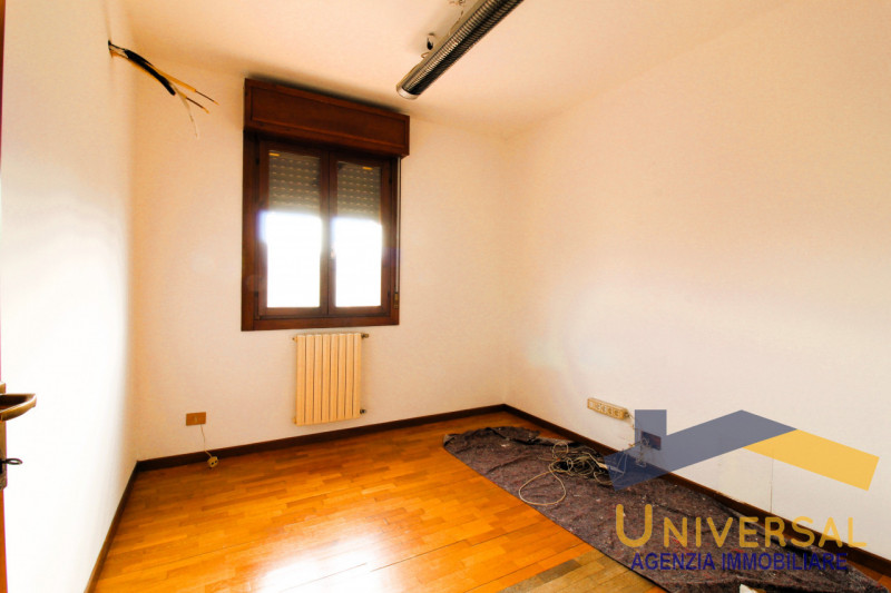 CAMPODARSEGO - All' interno di tranquillo quartiere residenziale, lontano da traffico e rumori e ...