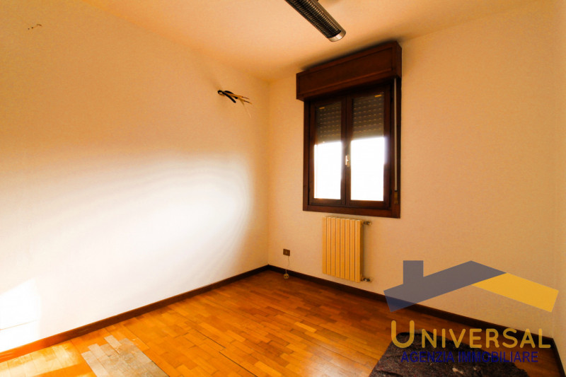 CAMPODARSEGO - All' interno di tranquillo quartiere residenziale, lontano da traffico e rumori e ...