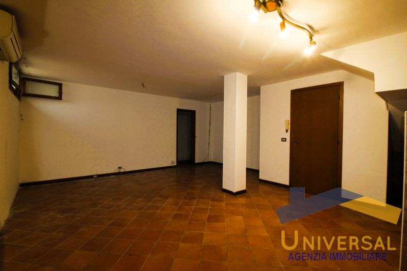 CAMPODARSEGO - All' interno di tranquillo quartiere residenziale, lontano da traffico e rumori e ...