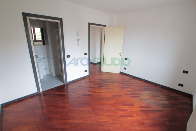 Bolzano Vicentino: in pieno centro paese comodo ai servizi principali, introvabile soluzione di a...