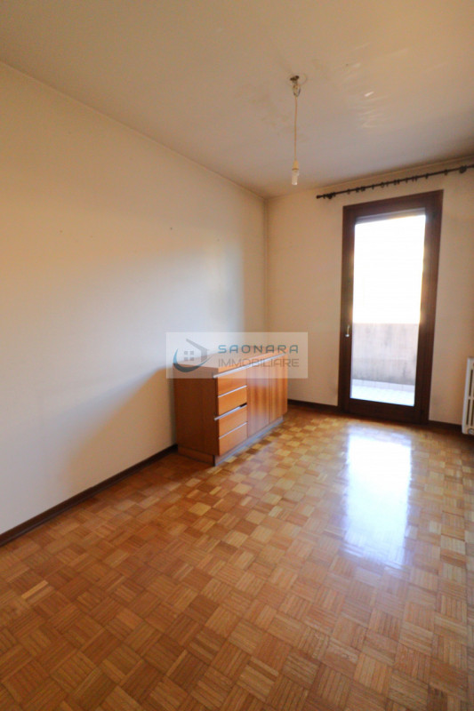 VILLATORA: appartamento al secondo e ultimo piano con ascensore in un condominio di dodici appart...