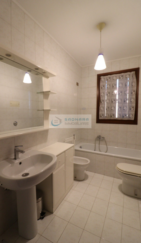 VILLATORA: appartamento al secondo e ultimo piano con ascensore in un condominio di dodici appart...