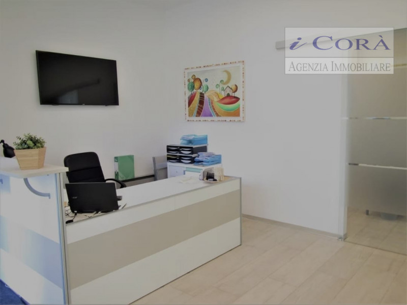 Abano Terme zona centralissima a ridosso in contesto di attività commerciali e palazzine residenz...