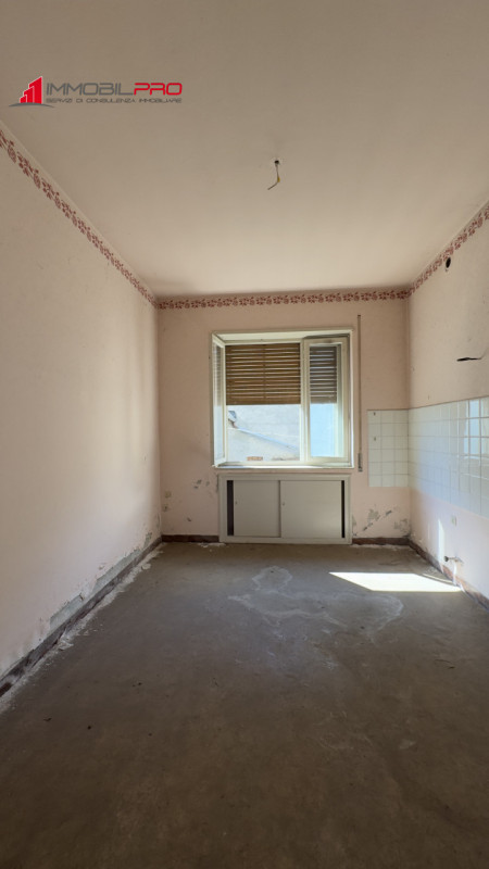 Casa singola degli anni ’50 situata in via Fusara a Carrè (VI), caratterizzata da ottima struttur...