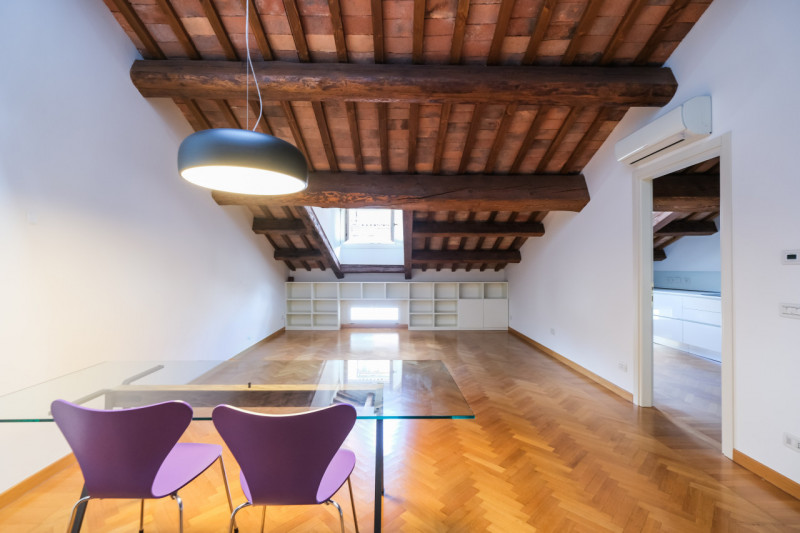 Nel cuore del centro storico, all’interno di una palazzina servita da ascensore composta da sole ...