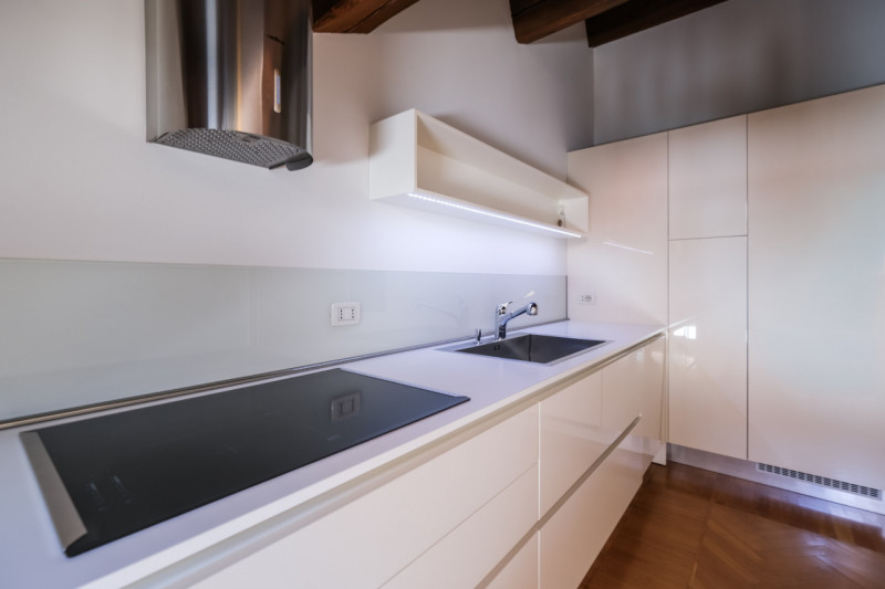 Nel cuore del centro storico, all’interno di una palazzina servita da ascensore composta da sole ...