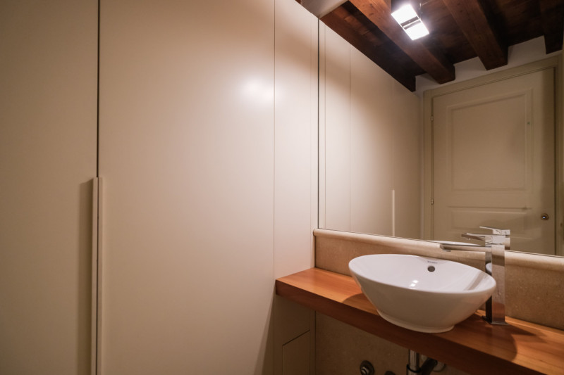 Nel cuore del centro storico, all’interno di una palazzina servita da ascensore composta da sole ...