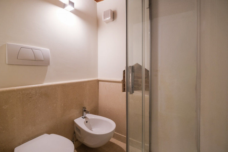 Nel cuore del centro storico, all’interno di una palazzina servita da ascensore composta da sole ...