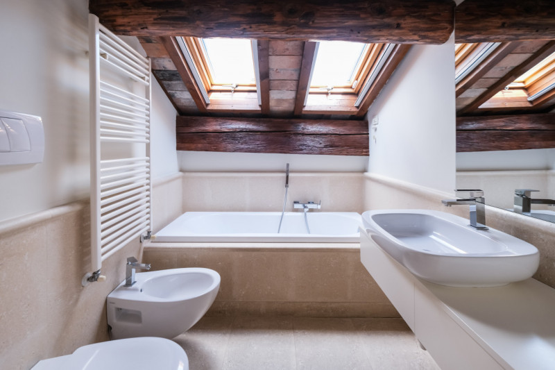 Nel cuore del centro storico, all’interno di una palazzina servita da ascensore composta da sole ...