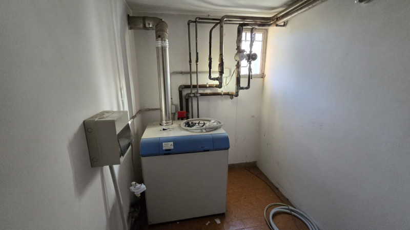 Cerchi una casa spaziosa, versatile e in posizione centrale, ideale per famiglie numerose o per c...