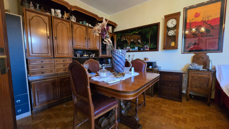 Cerchi una casa spaziosa, versatile e in posizione centrale, ideale per famiglie numerose o per c...