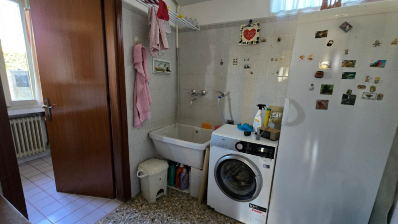 Cerchi una casa spaziosa, versatile e in posizione centrale, ideale per famiglie numerose o per c...
