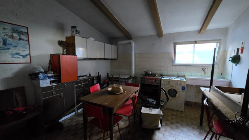 Cerchi una casa spaziosa, versatile e in posizione centrale, ideale per famiglie numerose o per c...