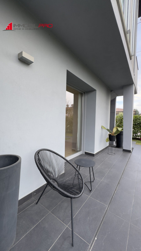 In una delle zone residenziali più apprezzate di Zanè (VI) proponiamo appartamento bicamere al pi...