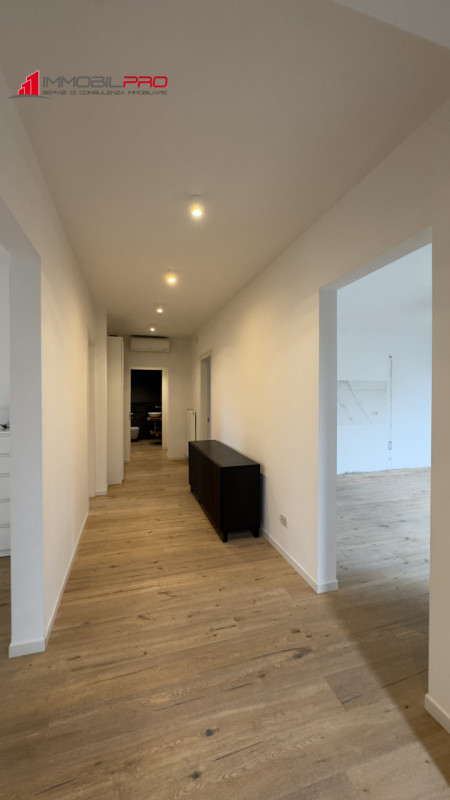 In una delle zone residenziali più apprezzate di Zanè (VI) proponiamo appartamento bicamere al pi...