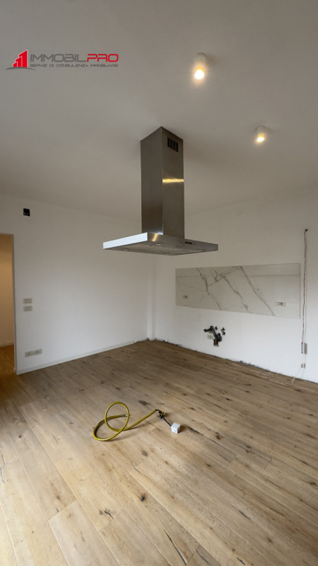 In una delle zone residenziali più apprezzate di Zanè (VI) proponiamo appartamento bicamere al pi...