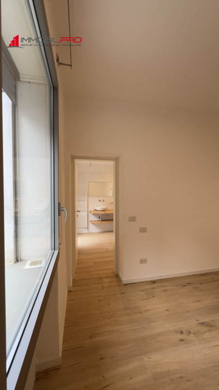 In una delle zone residenziali più apprezzate di Zanè (VI) proponiamo appartamento bicamere al pi...