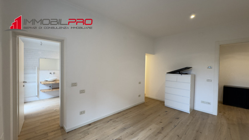 In una delle zone residenziali più apprezzate di Zanè (VI) proponiamo appartamento bicamere al pi...