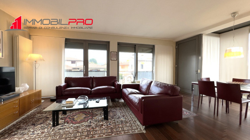 Nel cuore di Zanè (VI) proponiamo una soluzione residenziale introvabile: un appartamento duplex ...