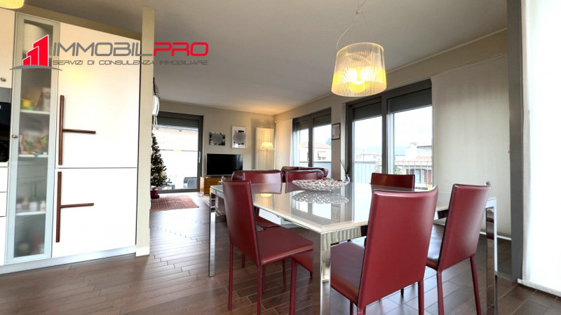 Nel cuore di Zanè (VI) proponiamo una soluzione residenziale introvabile: un appartamento duplex ...