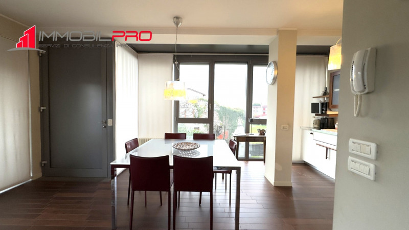 Nel cuore di Zanè (VI) proponiamo una soluzione residenziale introvabile: un appartamento duplex ...