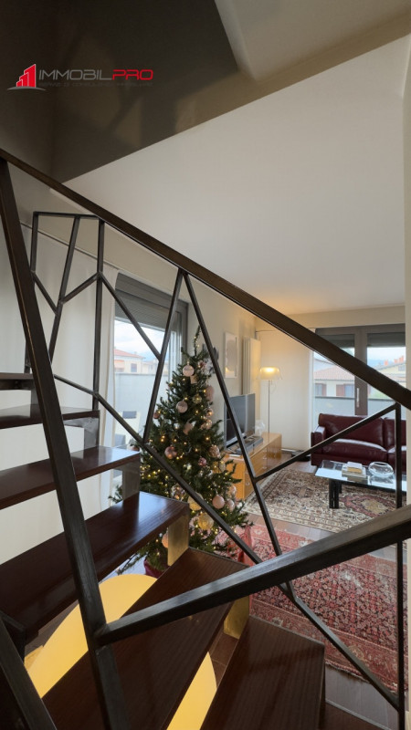 Nel cuore di Zanè (VI) proponiamo una soluzione residenziale introvabile: un appartamento duplex ...